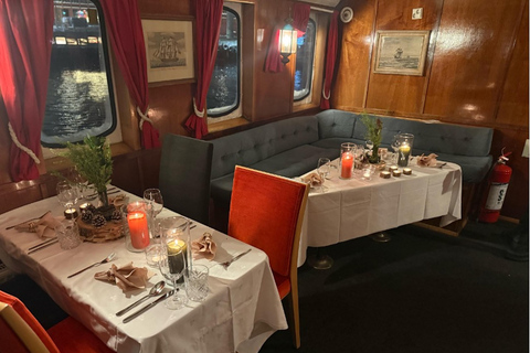 Tromsø: Arctic king crab cruise with self-captured lunch