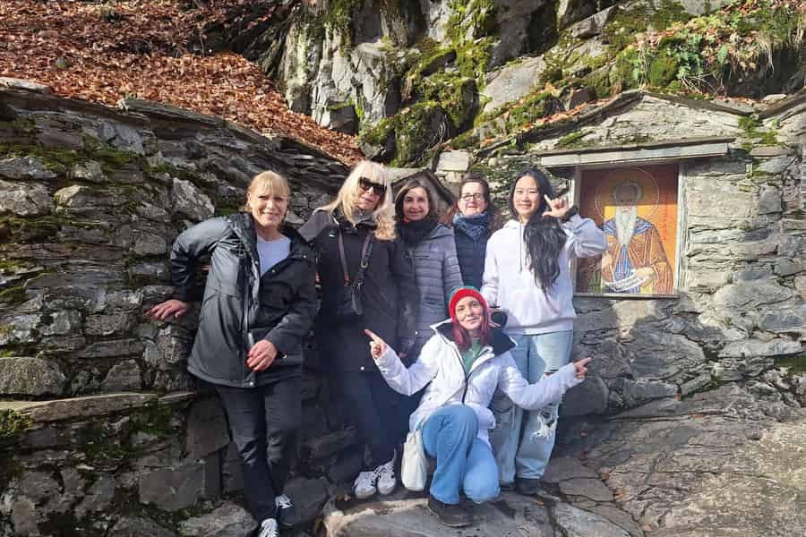 Von Sofia: Tagesausflug zum Rila-Kloster und optional zur St.-Ivan-Höhle. Foto: GetYourGuide