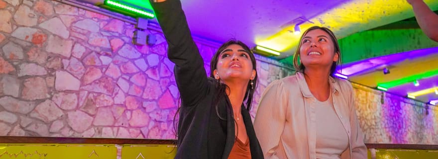 Visite nocturne premium de San Antonio en voiture avec dîner et croisière