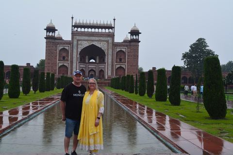 Delhi: tour privato di 4 giorni del Triangolo d'oro con guida donnaTour con alloggio in hotel 3 stelle