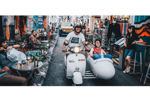 Em Singapura: Passeio de Vespa Sidecar em Kampong Glam e Civic DistrictKampong Glam &amp; The Civic District 120mins Tour