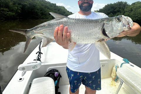 San Juan: Tarpon Fishing Charter with Guide