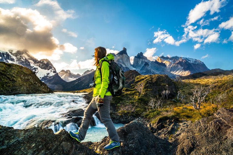 Punta Arenas: Caminhada pela Base Torres com guia e transporte