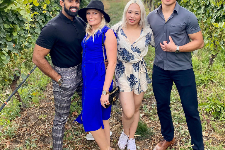 Oliver: Oliver Full Day Guided Wine Tour Oliver Full Day Guided Wine Tour