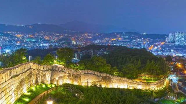 Seoul Evening Tour:Naksan Park&Eungbongsan