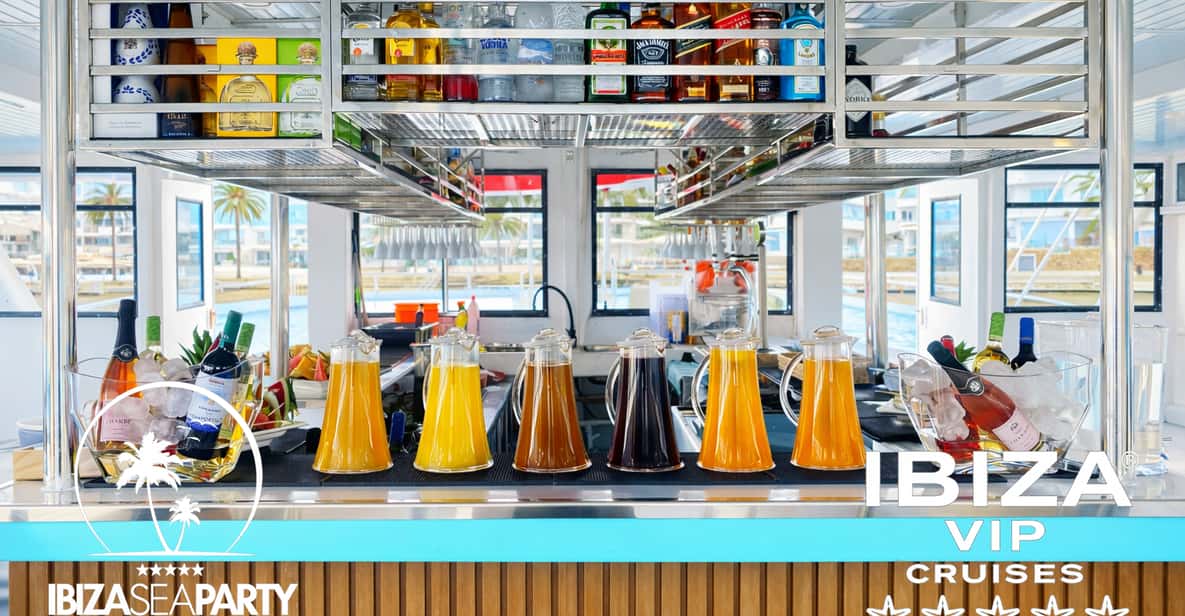 Afbeelding 55 van Ibiza: VIP-feest op een catamaran met DJ, open bar, paella en discotheken
