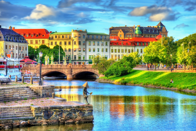 Private Family Walking Tour in Gothenburg Botanical Garden