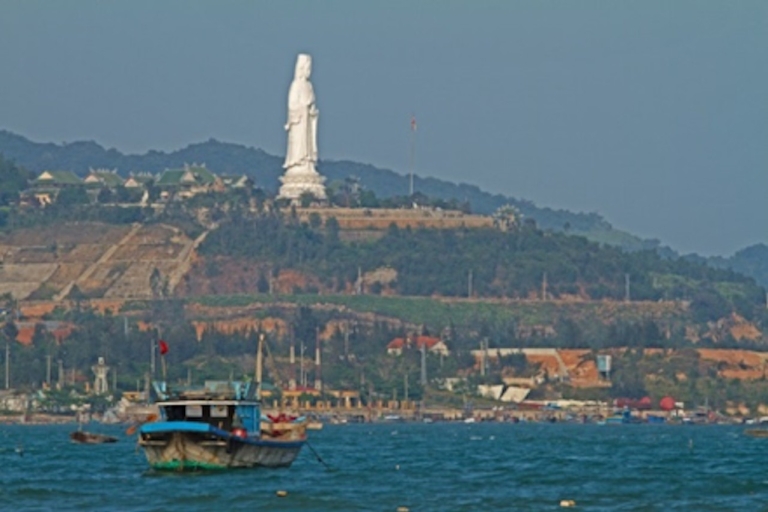 Z Hue do Hoi An przez pagodę Linh Ung w Małpiej GórzeZ Hue do Hoi An przez pagodę Linh Ung w Małpim Marmurze