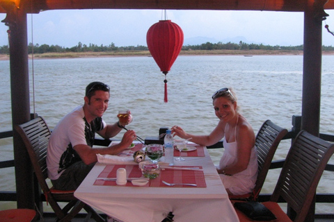 Hoi An: Schifffahrt bei Sonnenuntergang mit Dinner