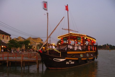 Hoi An: Schifffahrt bei Sonnenuntergang mit Dinner