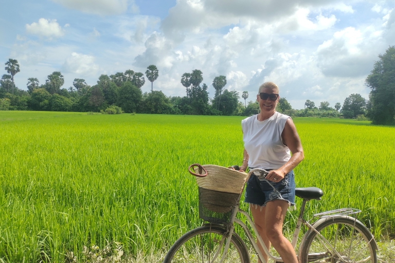 Jazda na rowerze po wiosce i okolicy - pół dnia ranoWycieczka rowerowa do wioski Odambang