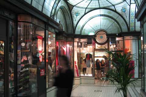 Melbourne Lanes & Arcades Walking Tour with Lunch