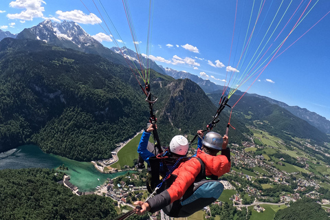 Berchtesgaden: Tandem Paragliding Flight over Königssee