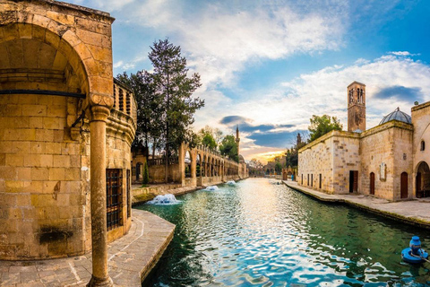 Da Istanbul: Göbekli Tepe e Monte Nemrut Tour di 2 giorniDa Istanbul: tour giornaliero di Göbekli Tepe e Şanlıurfa