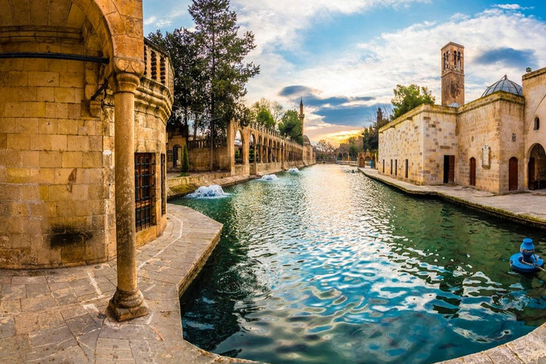 Da Istanbul: Göbekli Tepe e Monte Nemrut Tour di 2 giorniDa Istanbul: tour giornaliero di Göbekli Tepe e Şanlıurfa