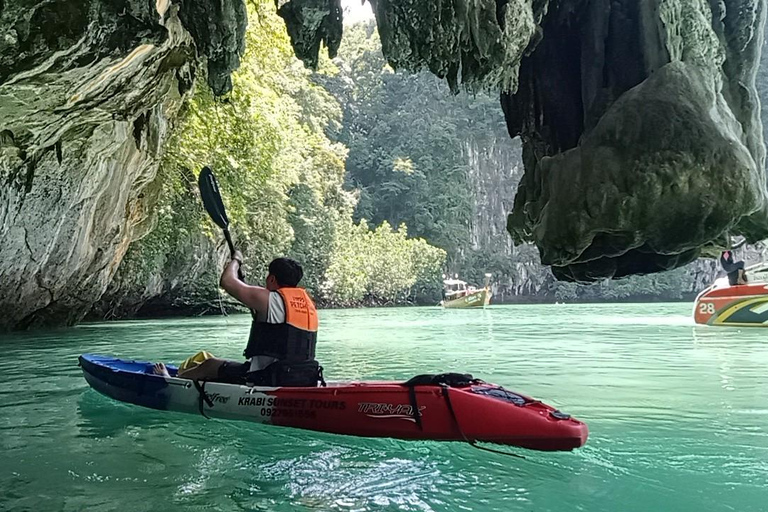 Krabi: Excursión a la isla de Hong en barco de cola larga con opción de kayakTour turístico con kayak
