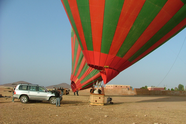 Marrakech : vol privé en montgolfière avec petit-déjeuner