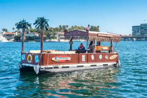Floating Tiki Bar Harbor Cruise