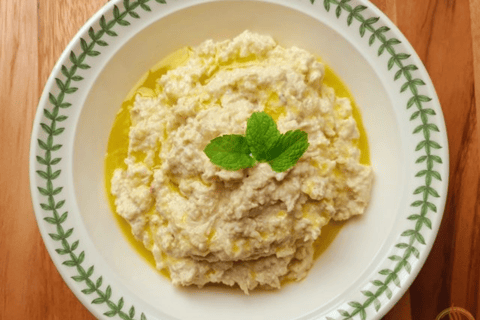 Wadi Rum: Almoço ou Jantar ao Estilo Beduíno com Serviço de BuscaAlmoço beduíno local com chá, café, bebidas geladas e serviço de busca