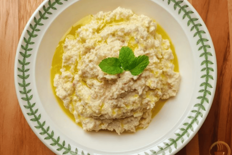 Wadi Rum: Almoço ou Jantar ao Estilo Beduíno com Serviço de BuscaAlmoço beduíno local com chá, café, bebidas geladas e serviço de busca