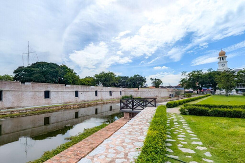 Penang: Georgetown Heritage Tour , Trishaw Ride & transfers