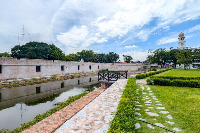 Penang: Georgetown Heritage Tour , Trishaw Ride & transfers