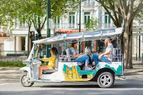 Lissabon Halbtagestour Private Tuk Tuk Tour