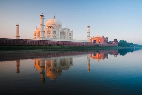 Delhi till Agra: Berättelser om Taj Mahal och lokalt livPrivat Agra-resa från Delhi – bil, guide och biljetter