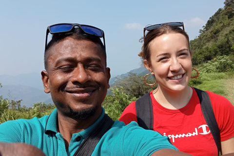 Kandy: Private Tuk-Tuk Tour with Cooking Class & Show