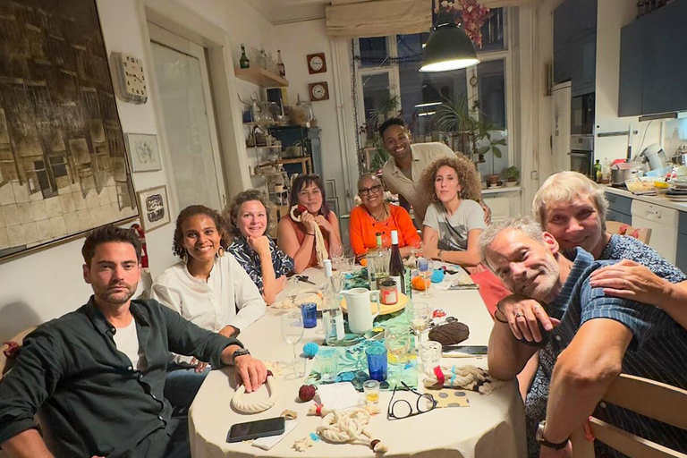 Aarhus: Dine in a Local Home with a Silver Host