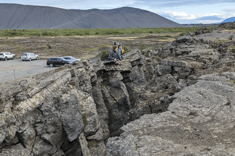 Akureyri: Private Tour Godafoss, Myvatn, Grjótagjá, Hverir.