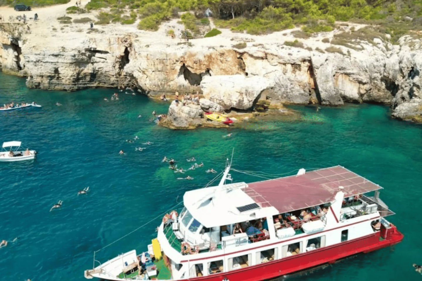 Full day boat-trip Medulin, blue Cave, Cres + dolphin search