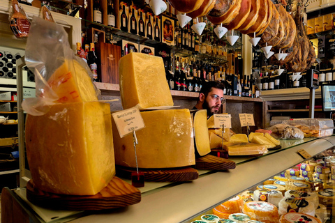 Tour gastronómico em pequenos grupos em Lisboa: coma e beba como um localTour gastronómico com guia inglês