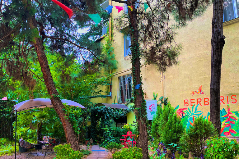 Tbilisi: Couples Romantic Walking Tour at Local FavoritesIn English - Private Tour ***3 HOURS***