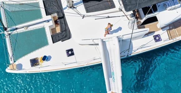 Heraklion: Private 5-Star Catamaran to Dia with Transfer
