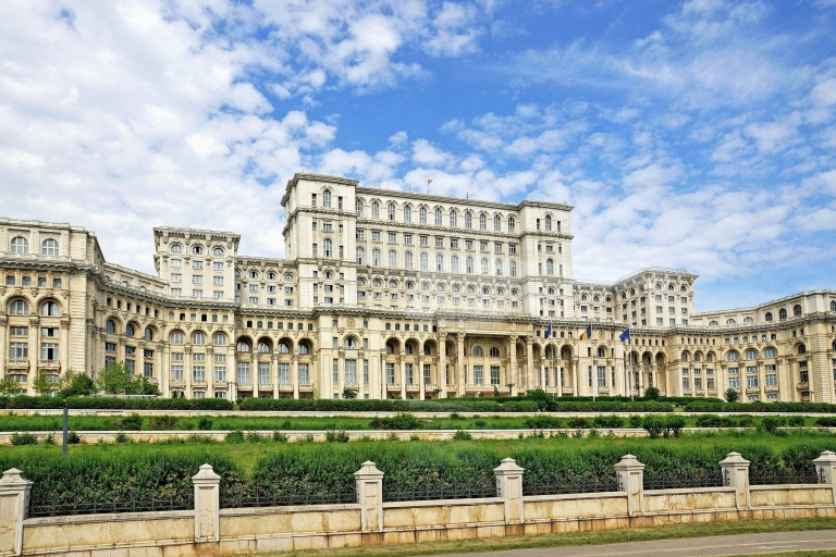 Boekarest: Bezoek Parlament en Oude Stad