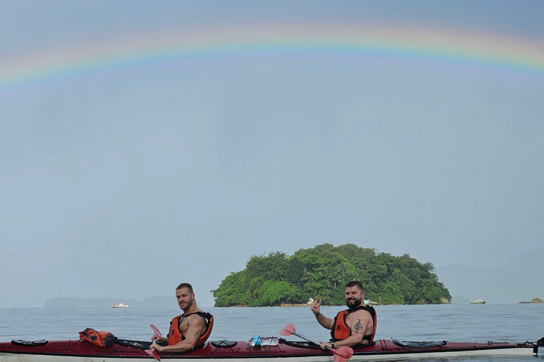 Paraty: Kayak tour through the mangroves and bay Paraty: Kayak Ride Through the Mangroves and Bay (Morning)
