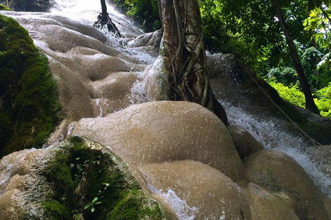 Geniet van de Sticky Waterval & Chet Si Fontein Nationaal Park