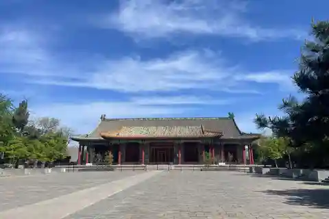 Taiji class in hutong yard