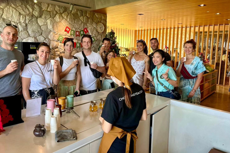 Chiang Rai:Guided Highlights Full-Day Tour-FREE LUNCH BUFFET Experience the Wonders of Chiang Rai with Free Thai Buffet