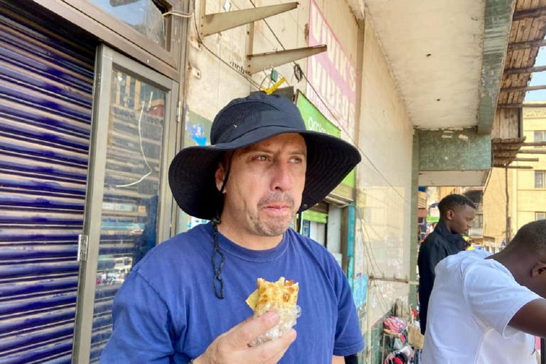 Kampala : Local Guided Walking Tour With a Street Rolex