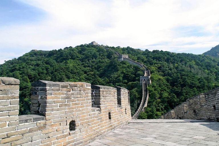 Beijing: Mutianyu Great Wall Morning Hiking & Photo Tour