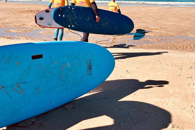Beginner surf class at Caparica (Lisbon) Beginner premium surf class at Caparica (Lisbon)