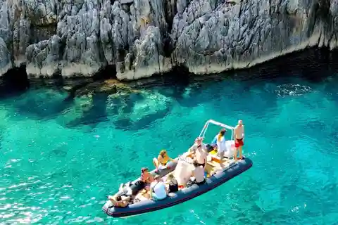 From Tirana: Saranda Blue Eye, Ksamil Islands with Boat Tour