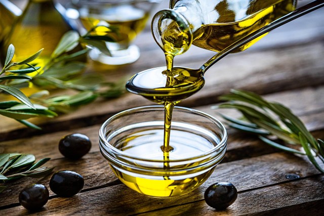 Visit Olives & Olive Oil Tasting + Wine (3 in 1 Experience!) in Istanbul