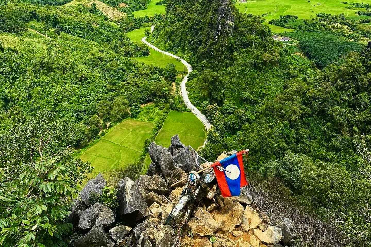 Vang Vieng: Climbing & Ballon Area(Departure from Vientiane) - join tour ( without ticket Balloons)