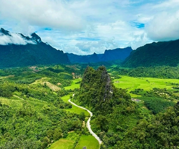 Vang Vieng: Escalada y globo aerostático (salida desde Vientiane)