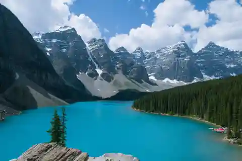 Banff/Canmore/Calgary: Moraine Lake and Lake Louise Guided