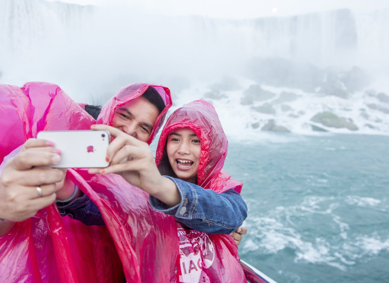 Niagara Falls: Bådtur og rejse bag vandfaldene