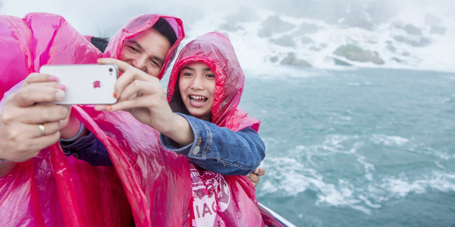 Niagara Falls: Boat Trip & Journey Behind the Falls Tour